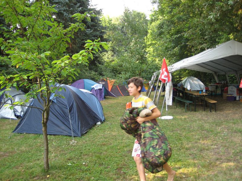 Datei:2010-Zeltplatz03.jpg